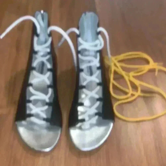 DSQUARED2 Lace Up Sandals - Picture 6 of 9